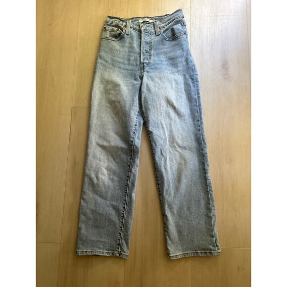 Levis Women Ribcage Straight Ankle Lightwash Denim Jeans Buttonfly Classic 25 - Picture 1 of 6